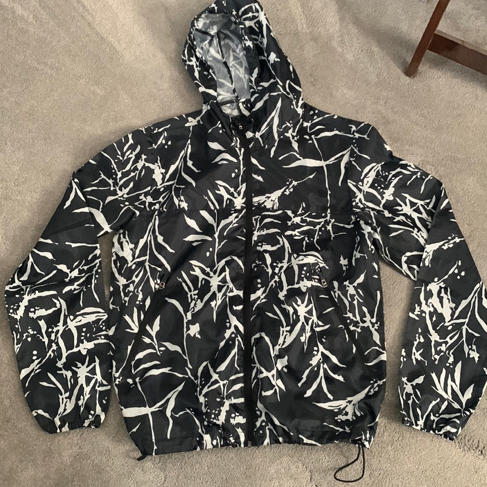 EUC windbreaker gray and black. Sunrise Kingdom, Zipper pockets, front zip